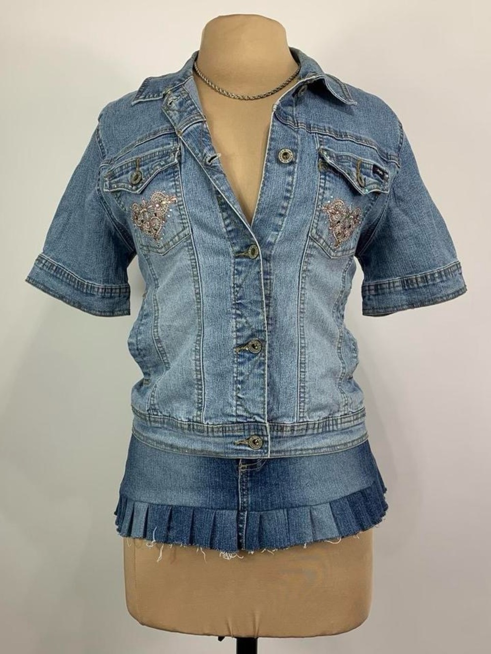Vintage Angels Embroidered Rhinestone Jean Jacket Fits Womens Size Medium Denim